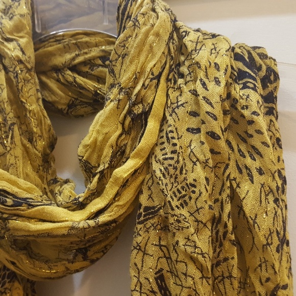 Yellow w/gold thread Tibetan scarf - Picture 2 of 4